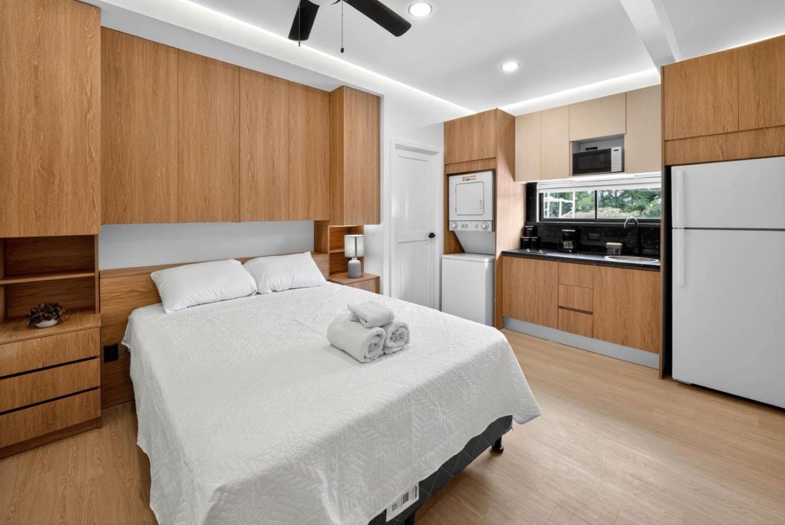 One-Bedroom Deluxe Apartment